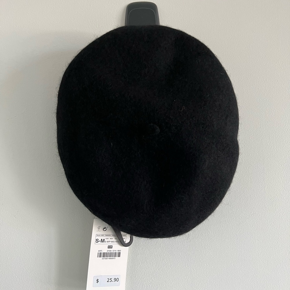 Zara black wool beret